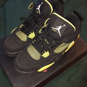 Air Jordan 4 Retro